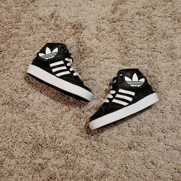 adidas Other - Black & White High Top Adidas Sz 4c